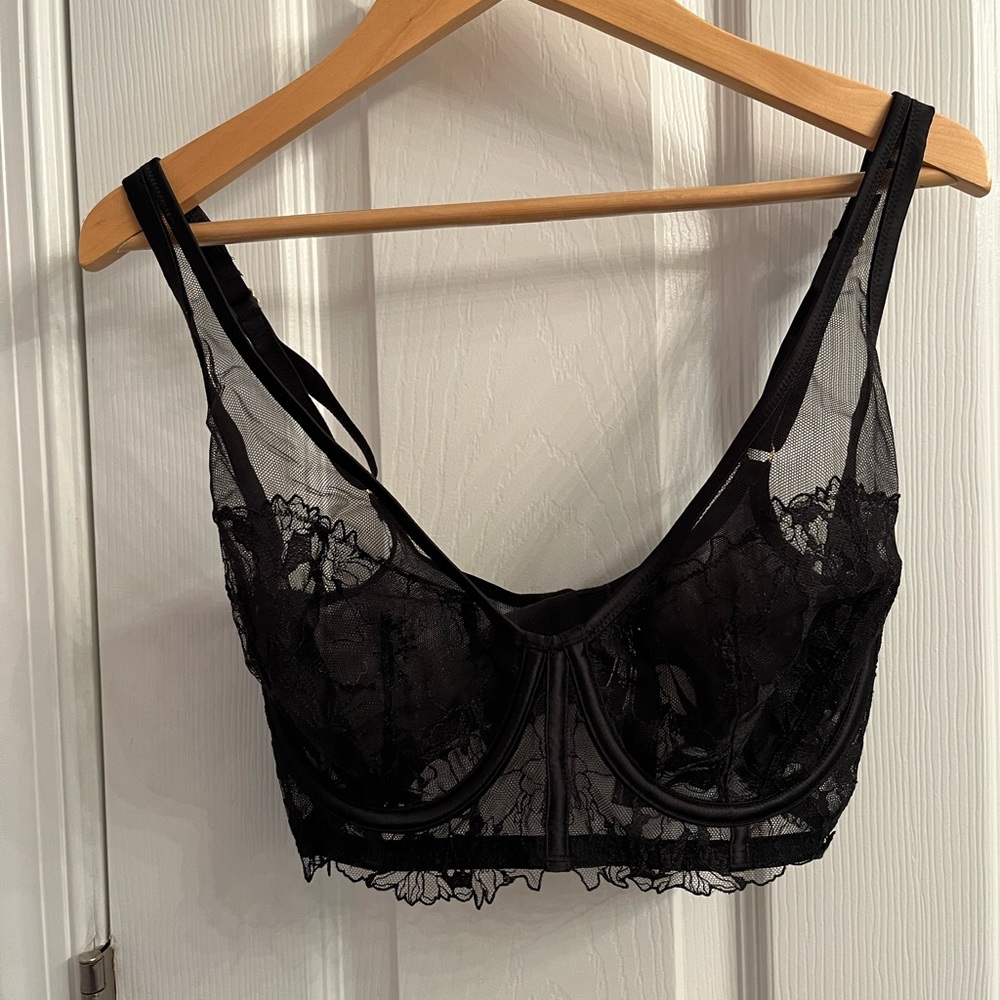 Black lace bra